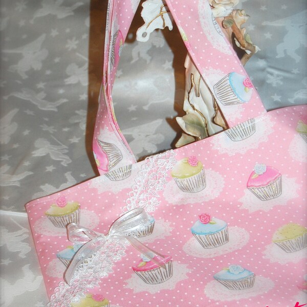 Sac cabas tote bag confectionné en coton rose pâle aux impressions de cupcakes - Tons pastels