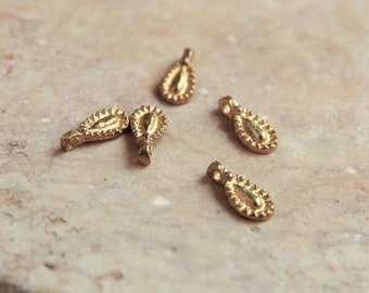 Brass charms / / Raw Brass / Pendant / Charms for macrame, micro macrame and jewelry making / 8 x 16 mm
