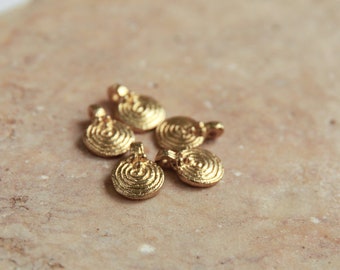 Spiral Brass charms / / Raw Brass / Pendant / Silverfilled charms / Charms for macrame, micro macrame and jewelry making / 12 x 16 mm