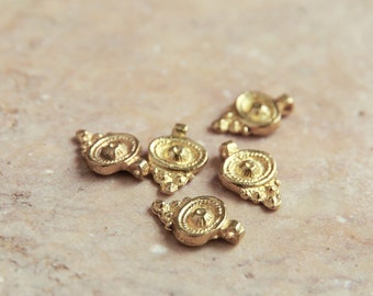 Brass charms / / Raw Brass / Pendant / Silverfilled charms / Charms for macrame, micro macrame and jewelry making / 14 x 20 mm