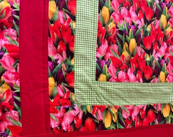 Tulpen Quilt/Muttertagsgeschenk/Bunter Quilt/Mama's Geburtstag/Oma's Geburtstag/Einweihungsparty/Blumen Quilt/Bettdecke/Decke/Sofaüberwurf