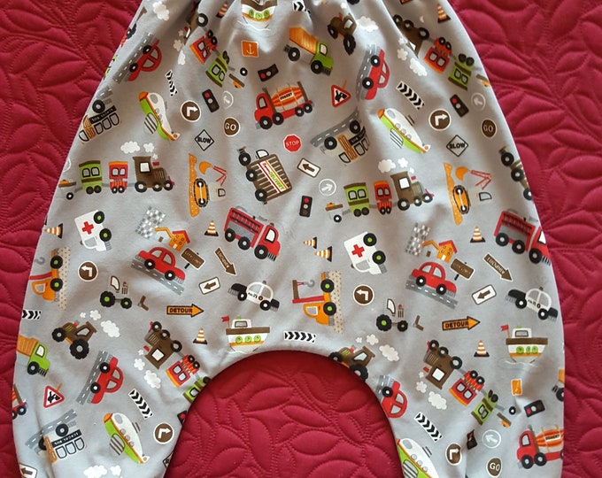 Ideal for winter, sarouel, boy's pants 3 / 4 years old made of jersey and ribbed edge, lined in white jersey. Ready to ship