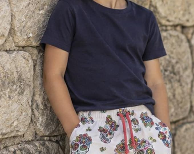 Bermuda enfant 6/8 ans – short tête de mort – short été garçon – taille élastique – fait main – pièce unique