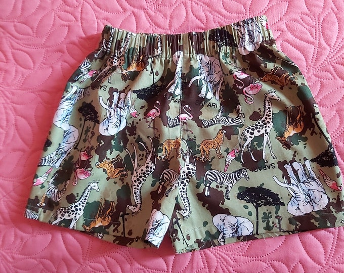 Pretty little cotton shorts with African pattern, size 3 years, latest markdown