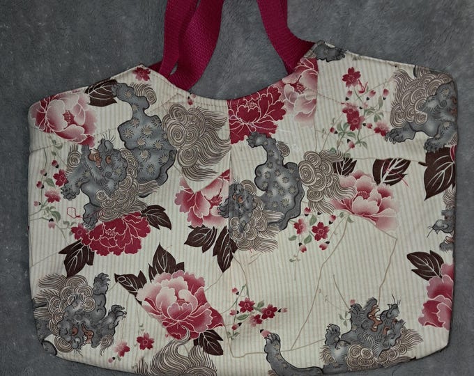 Basket bag tote bags made from a pretty Japanese fabric.