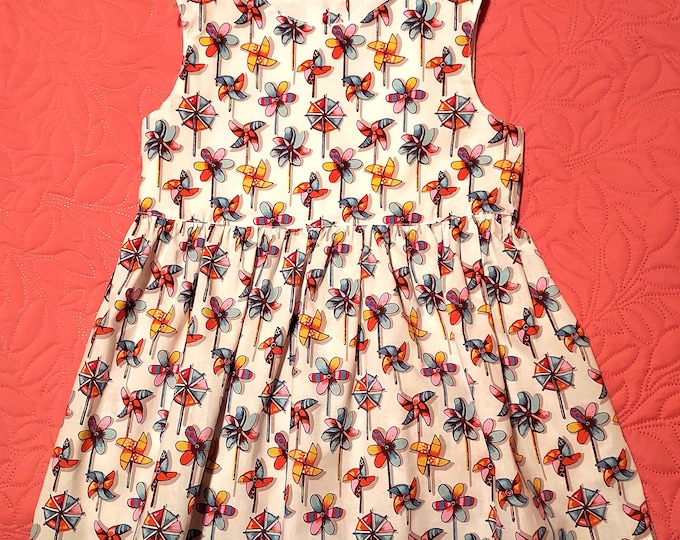 4-year-old girl's dress in oeko-tex cotton, top lined in white light cotton