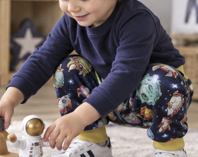 Sarouel Enfant 3 Ans Bleu Marine - Motif Espace Fusée - Doublé Jersey - Pantalon Confortable - Fait Main - Pièce unique
