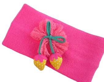 Diadema o Calentadores de Orejas para Niña y Bebé con lindas borlas de fresas en 4 colores. Puede agregar personalización,