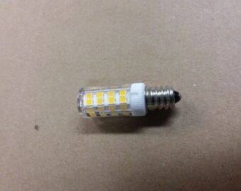 LED 5 watt (40 watt equivalent) daylight bulb