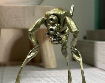Gold Half Life 2 Hunter Figure/ Ornament