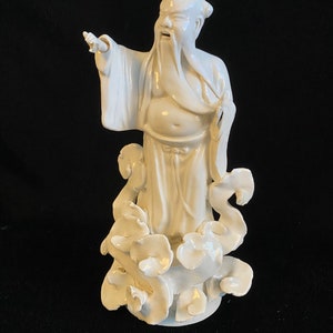 Porcelaine chinoise antique Blanc de Chine Dehua Immortel avec figurine en éventail Statue 9.5 " Marqué