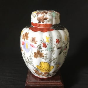 Fine Old Japanese Ginger Jar Hand Painted with Birds