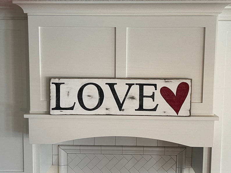 Heart wall decor Love sign Valentine/'s day sign Hand painted wood sign Heart sign Love wall decor