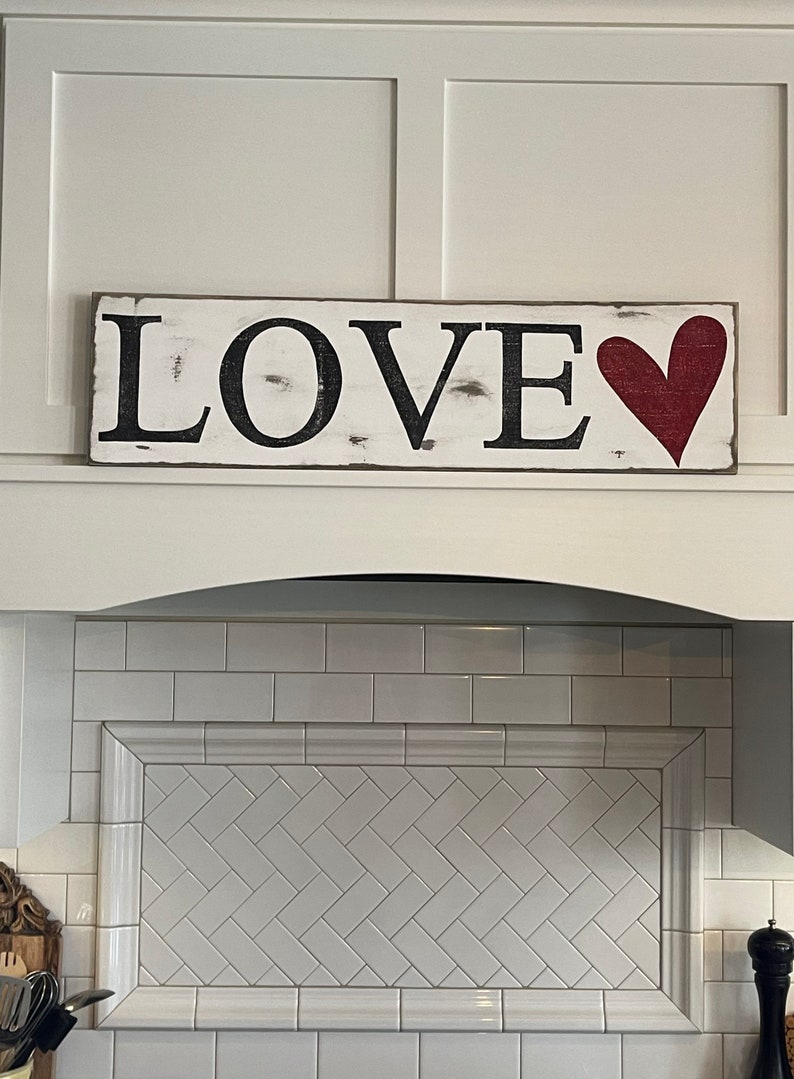 Heart wall decor Love sign Valentine/'s day sign Hand painted wood sign Heart sign Love wall decor