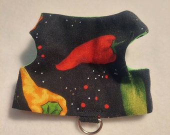 Reversible Bearded Dragon/Spicy Peppers/Solid Green/ 2 Harnesses in 1