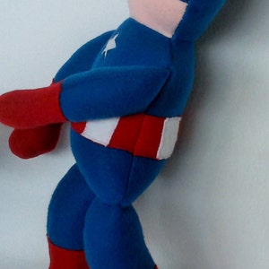 Super Dorable - Captain America - plyschfigur för pojkar bild 4
