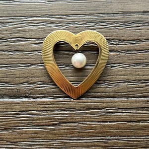 Vintage Gold Tone heart pin with faux Pearl Brooch estate jewelry finds collectible accessories scarf accent
