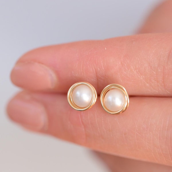 Pendientes de perlas de agua dulce: Pendientes de oro, Pendientes para uso diario, Postes de perlas auténticas, Plata de ley, Regalo para damas de honor