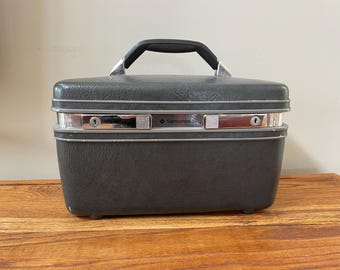 Vintage Samsonite Profile II Cosmetic Train Case Hard Shell with Tray NO KEYS