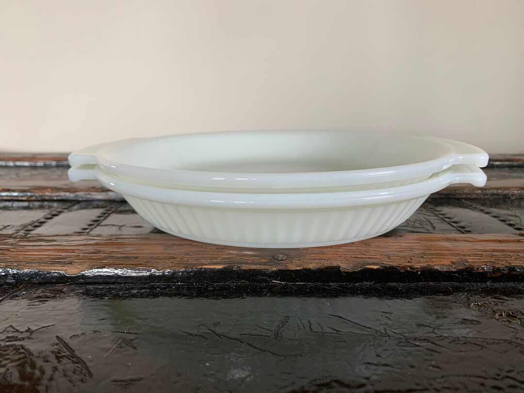 Set of 2 Vintage Fire King Pie Plates Anchor Hocking Plates Etsy