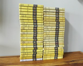 Choisissez votre livre Nancy Drew Book Mystery Stories, 20 chapitres, jaune mat, couverture rigide