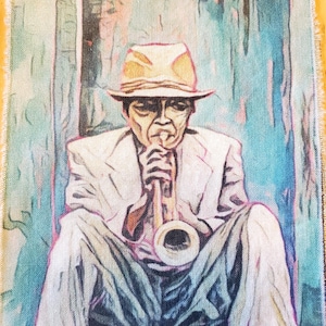 Könnte beinhalten: Ein Jazz-Kunstwerk zeigt eine sitzende Figur in hellem Anzug und Fedora, die Trompete spielt. Der Hintergrund ist türkis und blau, mit einem roten Rahmen. Das Kunstwerk hat einen Vintage-Stil und zeigt einen Musiker.