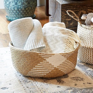 Large White Patterned Basket, seagrass belly basket, boho basket planter, modern planter, foldable basket, indoor planter, woven planter pot image 2