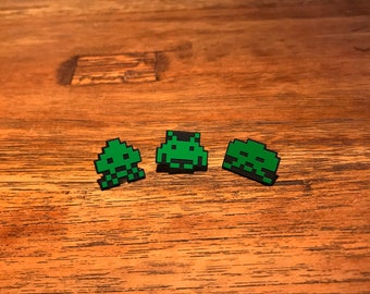 Invader from Space Set of 3 Pins Classic Arcade Video Game Retro Invaders Old School 8 bit Pixel 80s 1980's