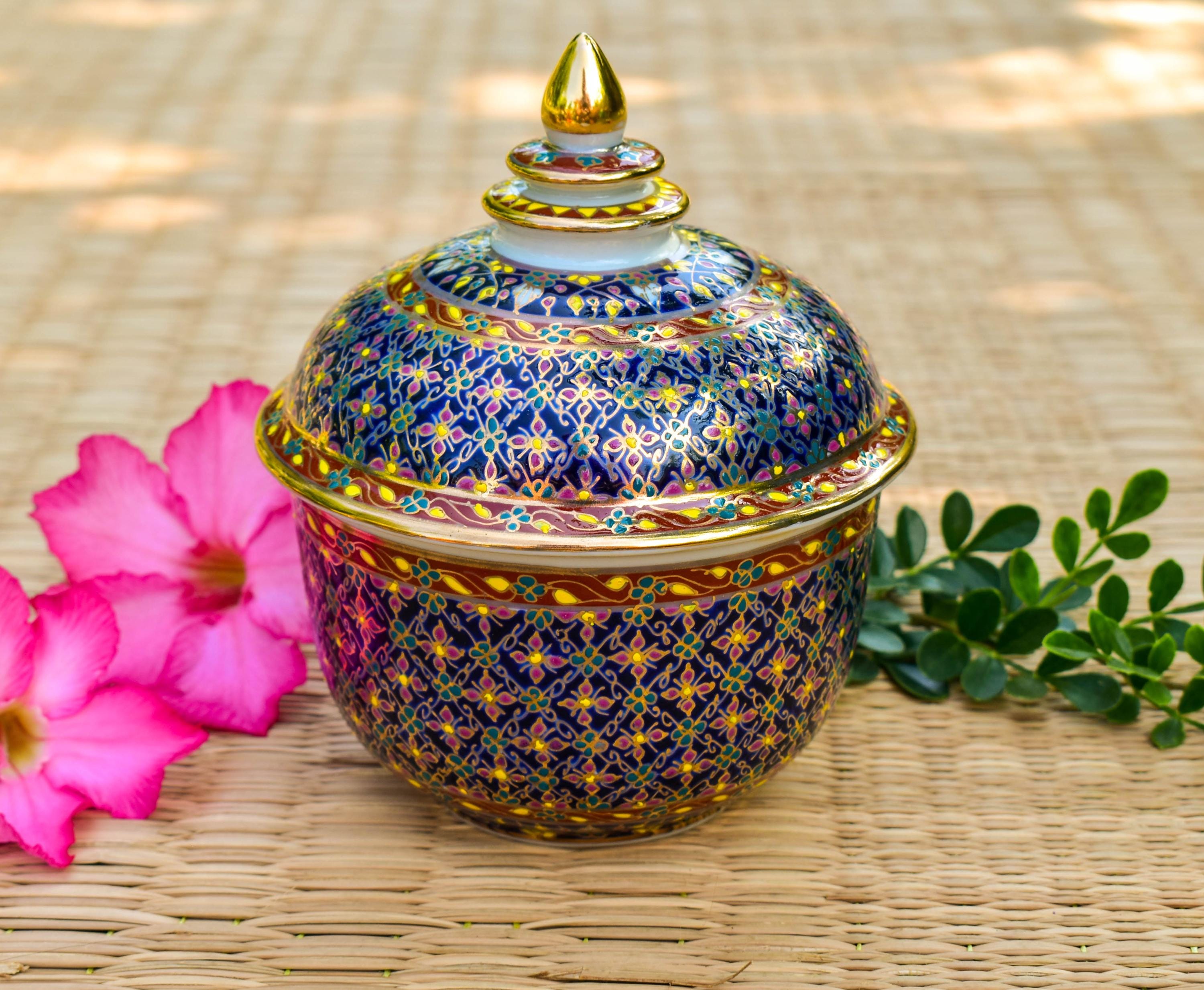 ☆ hand painted Thailand ゴールド食器 カップ&ソーサー ☆ hand painted Thailand ゴールド食器 カップ&ソーサー