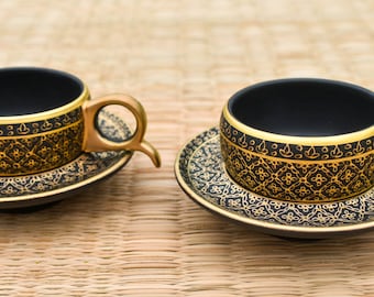 Gold Keramik Espressotasse, Set mit 2 schönen Espressokaffeetassen, Gold Benjarong Tassen und Untertassen, Schönes Geschenk, Classic Gold und Schwarz