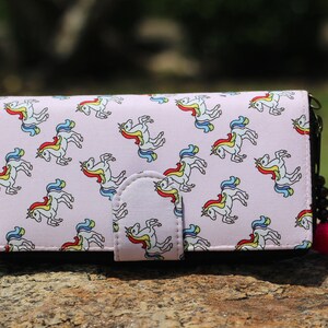 Titular de la tarjeta de crédito, estampado de unicornio colorido, regalo para los amantes de los caballos, regalo de cumpleaños para ella, organizador de monedero de tarjetas para adolescentes, regalo de Navidad