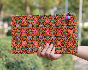 Damen Clutch, Einzigartiger bunter Boho Stoff, veganes Florales Handgelenk, gewebte Schminktasche, Boho Chic Kosmetiktasche, Reißverschluss Reisetasche