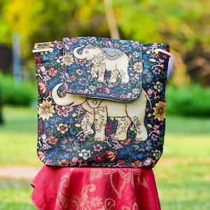 Bunter thailändischer Rucksack, kleiner Elefantenrucksack, vegane Wickeltasche aus Thailand, verstellbare Träger, einzigartiges Geschenk für Elefantenliebhaber