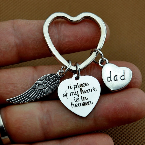 Ein Stück meines Herzens ist im Himmel Schlüsselbund - Engelsflügel - Herzanhänger - Papa - Mama - Im memory of Keychain - Herz Keychain