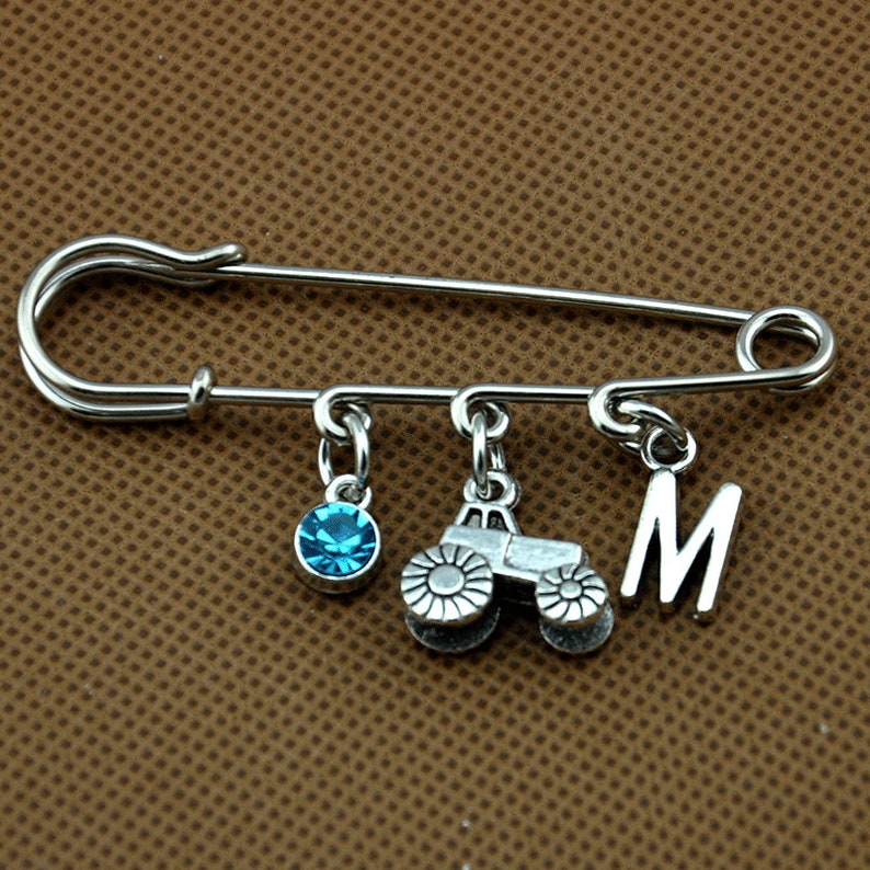 Cute Farm Safety pin,Christmas Gift,DIY Hijab Pins,safety pin broach,coat pins Tractor Safety pin,Tractor Gifts