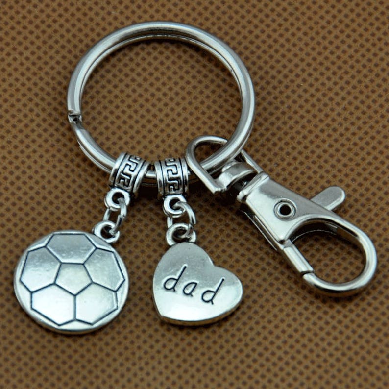 sports keychain Custom Sport DadMomDaughterGrandpaUncleGrandmaSisterAunt SonBrother Gift Basketball keychain customized keychain