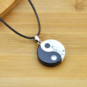Natural howlite black obsidian spliced black and white Tai Chi Yin and Yang Necklace，Handmade Yin Yang Jewelry，25mm Yin Yang Pendant