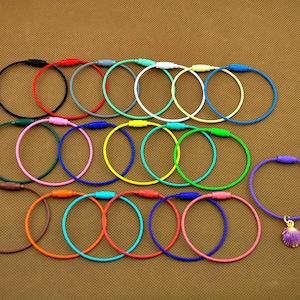 Colorido recubierto de acero inoxidable ropea soporte, soporte de etiqueta, equipo de campamento, 1.5x150mm llavero etiqueta cable cable cable lazo tornillo bloqueo gadget anillo