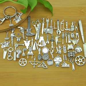 DESIGN A Keychain，Tool keychain,personalised tools keyring，DIY builder gift，carpenter gift,Gifts for Dad, Tool Kit Keyring,Engineer Keychain