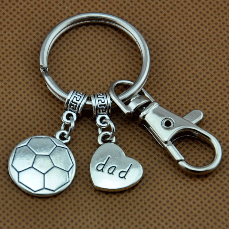 sports keychain Custom Sport DadMomDaughterGrandpaUncleGrandmaSisterAunt SonBrother Gift Basketball keychain customized keychain