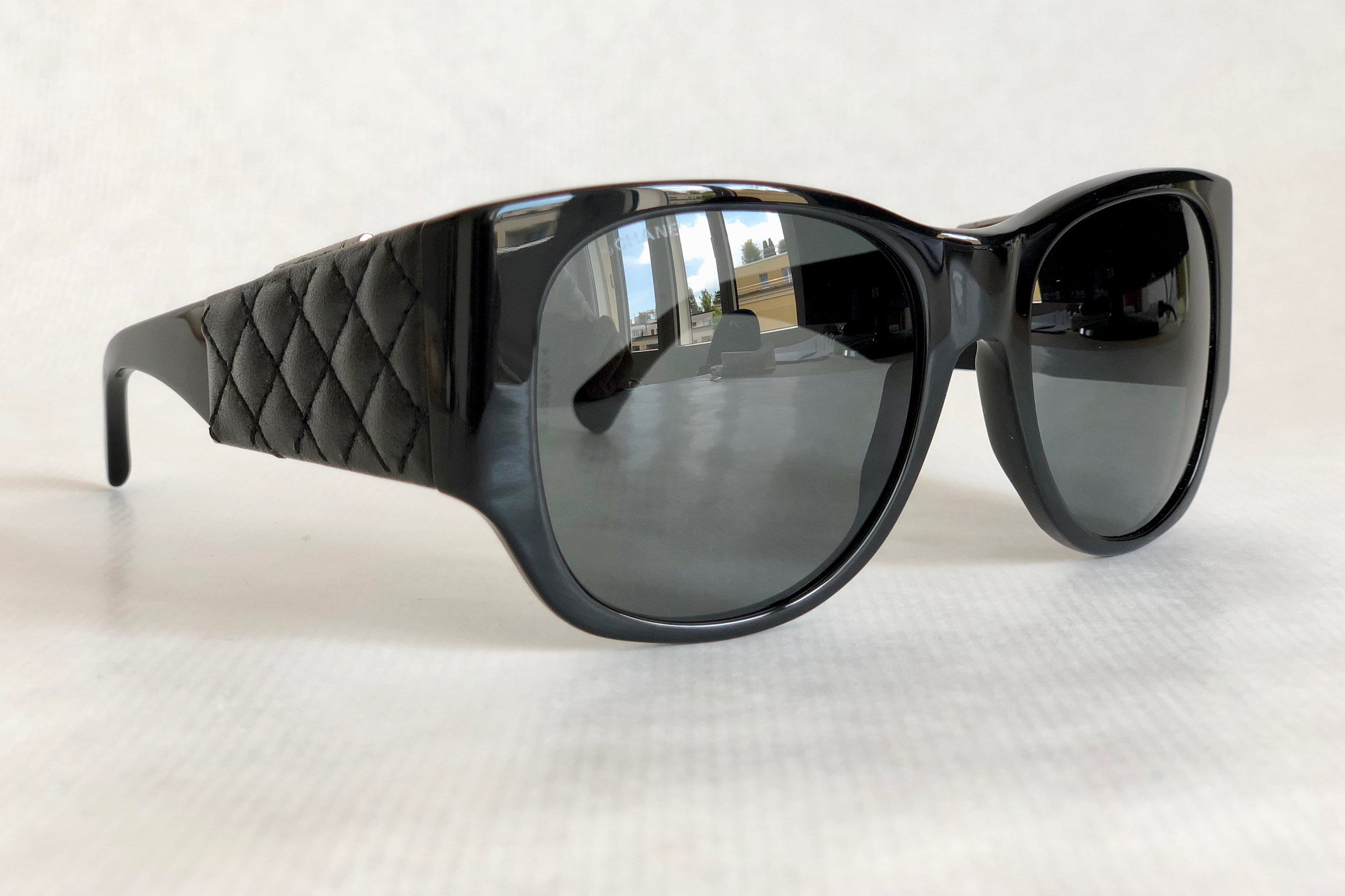 CHANEL 5202Q 501/3F Vintage Sunglasses Quilted Leather Mirror Temples