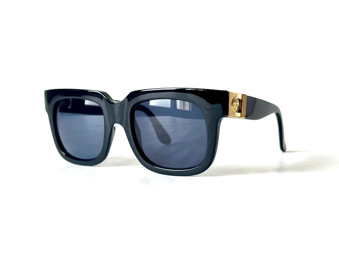 Vintage Gianni Versace 465 Sunglasses New Old Stock Including Gianni Versace Leather Case Made in Italy in the 1990s