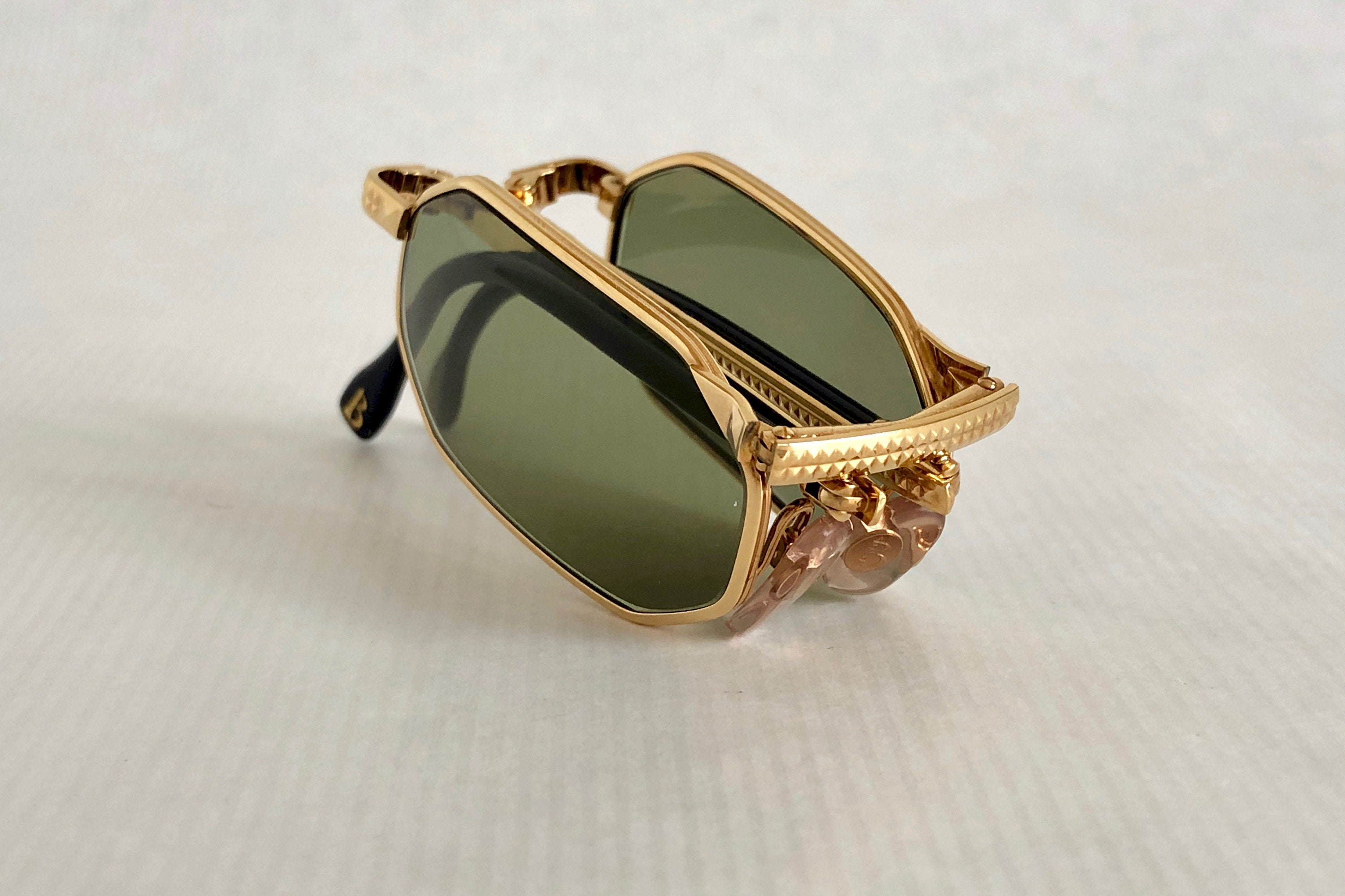 BOUCHERON サングラス DECY1 GOLD PLATED BOUCHERON サングラス DECY1 GOLD PLATED - メルカリ