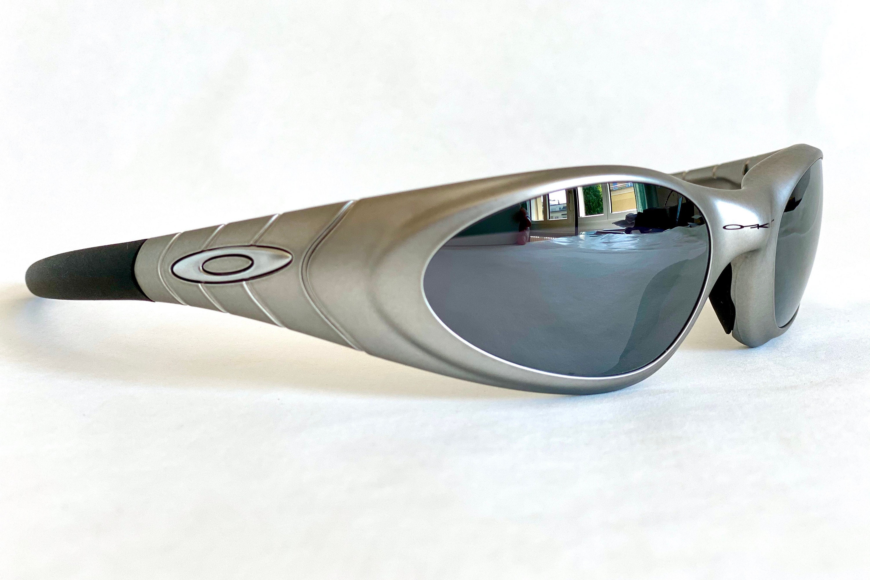 Top 50+ imagen 2000 oakley sunglasses - Abzlocal.mx