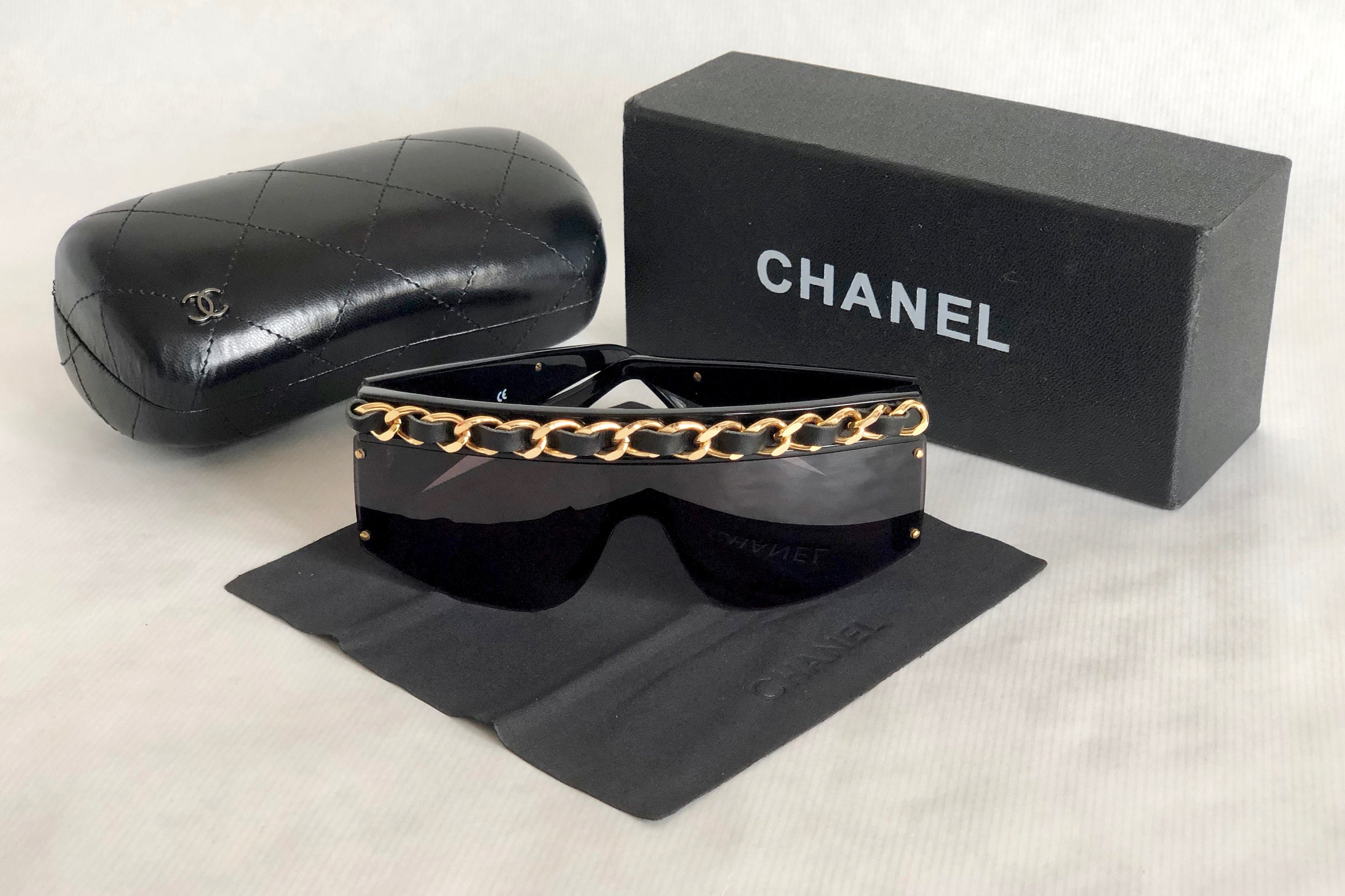 CHANEL 0026 Short Chain Vintage Sunglasses – New Old Stock – Full Set  Including Box, Case and Cloth