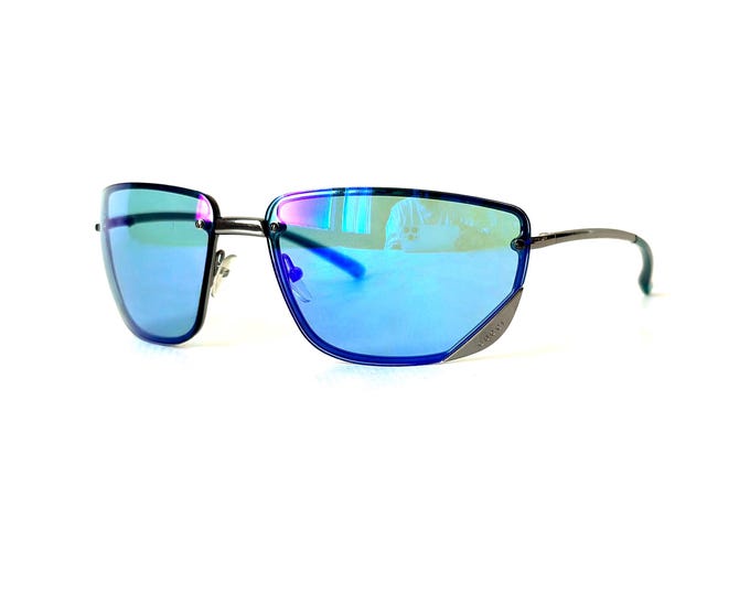 Vintage Gucci GG 1692 Sunglasses New Old Stock Made in Italy in the 1990s