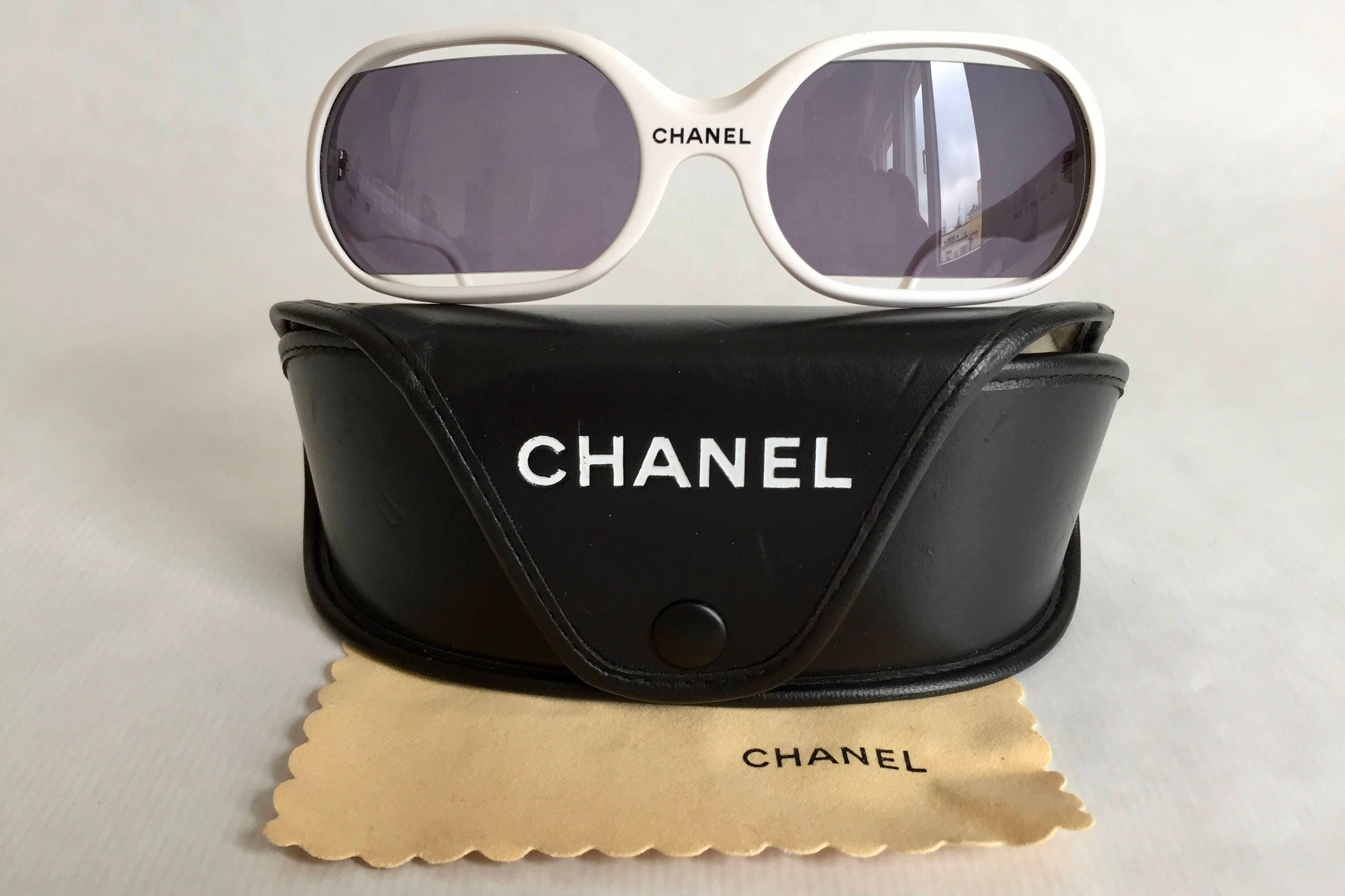 CHANEL 14273 C0200 Vintage Sunglasses New Old Stock including Case and Cloth