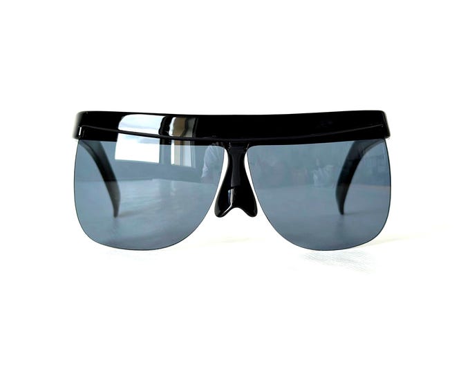 Vintage Courrèges Mask 7853 6 C01 Sunglasses New Old Stock Including Case Made in France in the 1980s