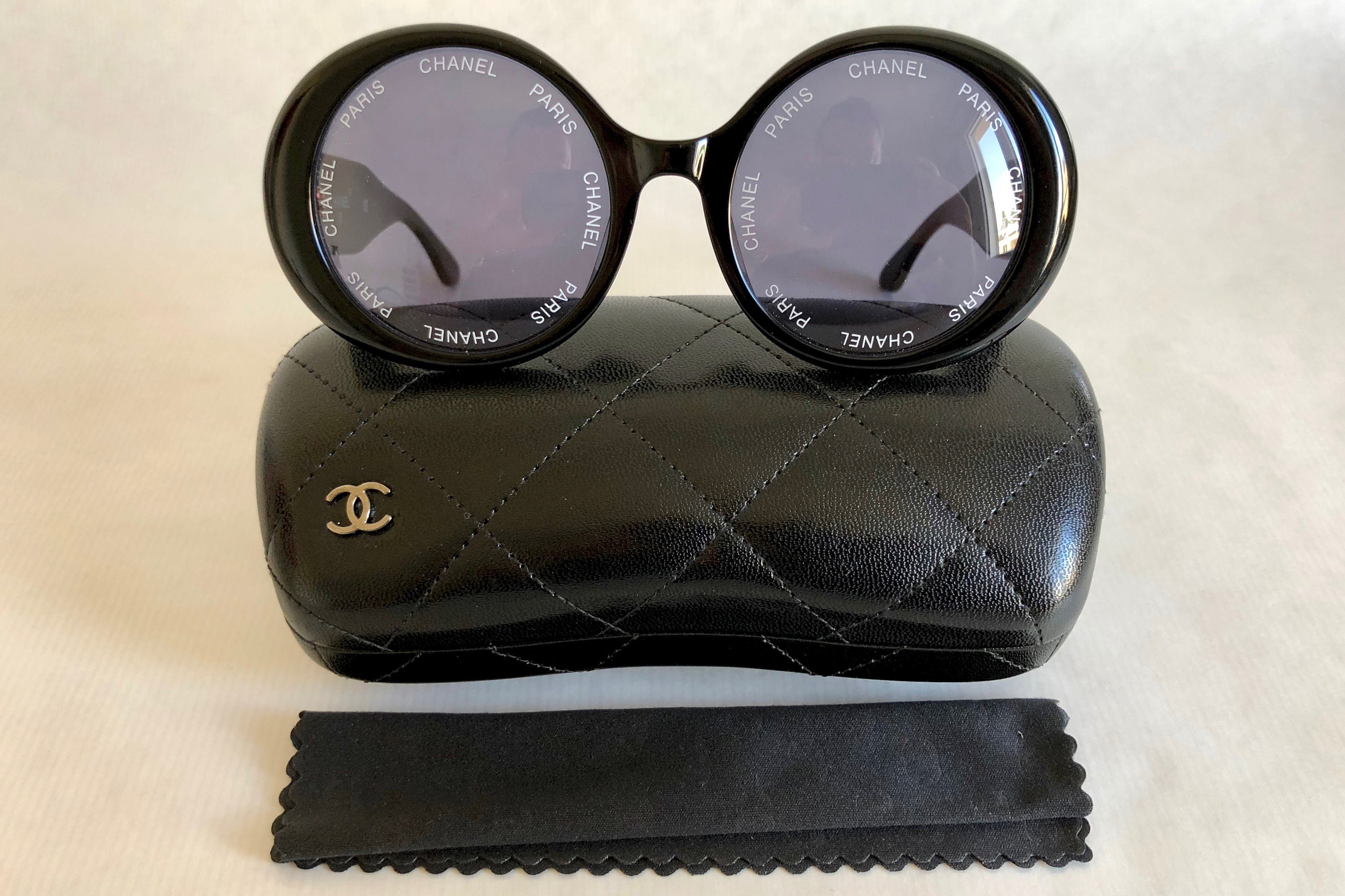 CHANEL 01949 94305 Vintage Sunglasses New Old Stock including Case and Cloth