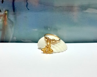 Gold Bee Cartilage Hoop: 14K Gold Filled Helix Piercing